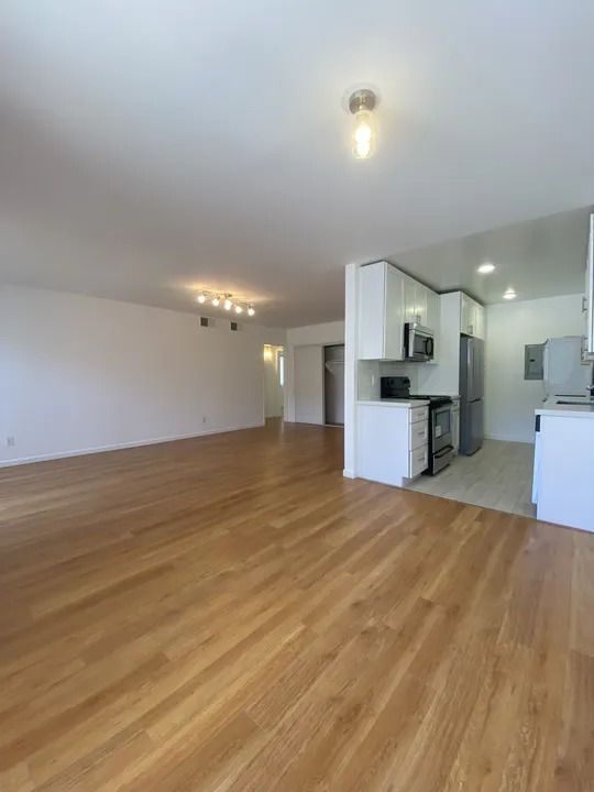 334134 - Image 4
